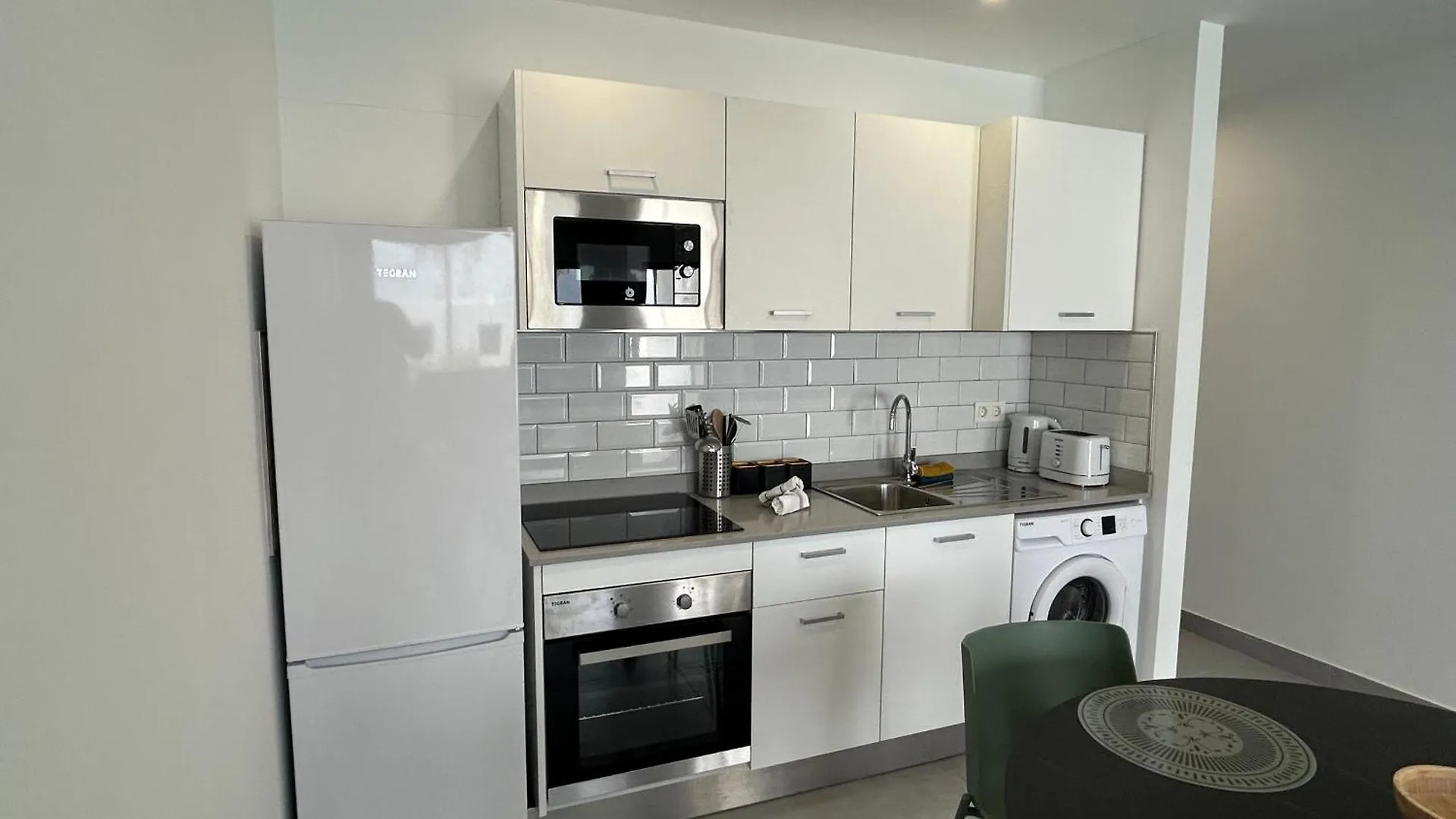 Stunning 2 Bedroom Seafront Apartment Puerto del Carmen  Španělsko