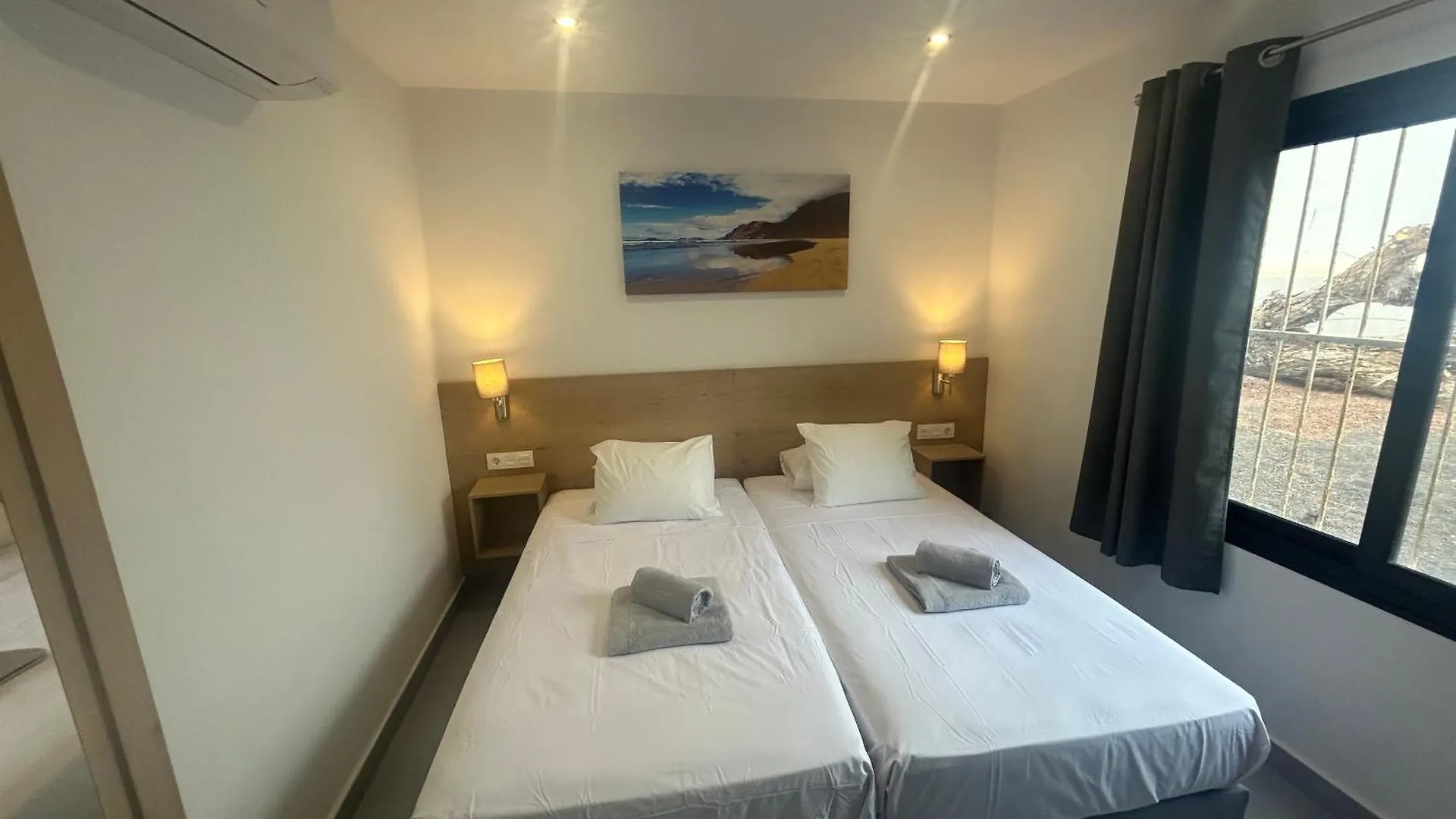 Stunning 2 Bedroom Seafront Apartment Puerto del Carmen   Puerto del Carmen (Lanzarote)